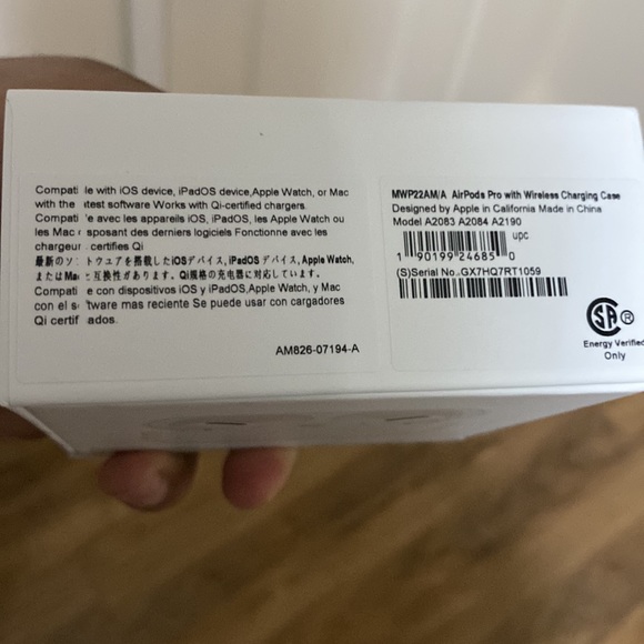 Airpods pro - Picture 2 of 7